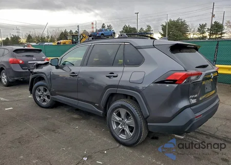 2022 Toyota Rav4 Xle z USA, uszkodzony, nr VIN 4T3RWRFV0NU052650